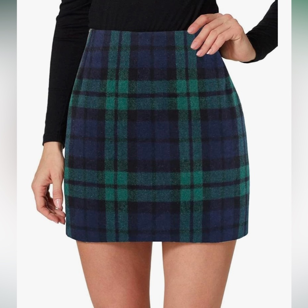 Chic Tartan Mini Skirt in Blue and Green